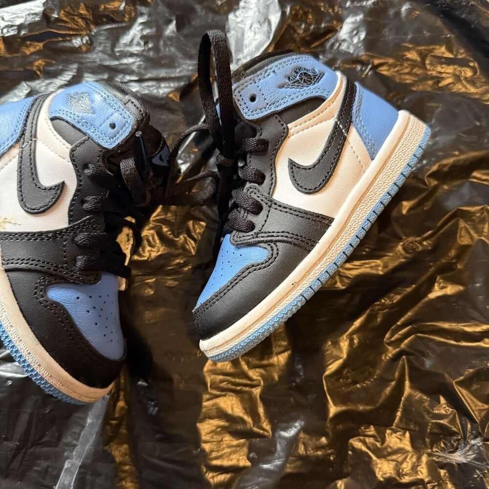 Jordan 1 High University Blue  Kids Sneakers 6C FD1413-400